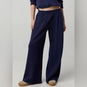 Aerie The Hugger Trouser Wide Leg Flare Pants Navy Blue Size Medium Casual